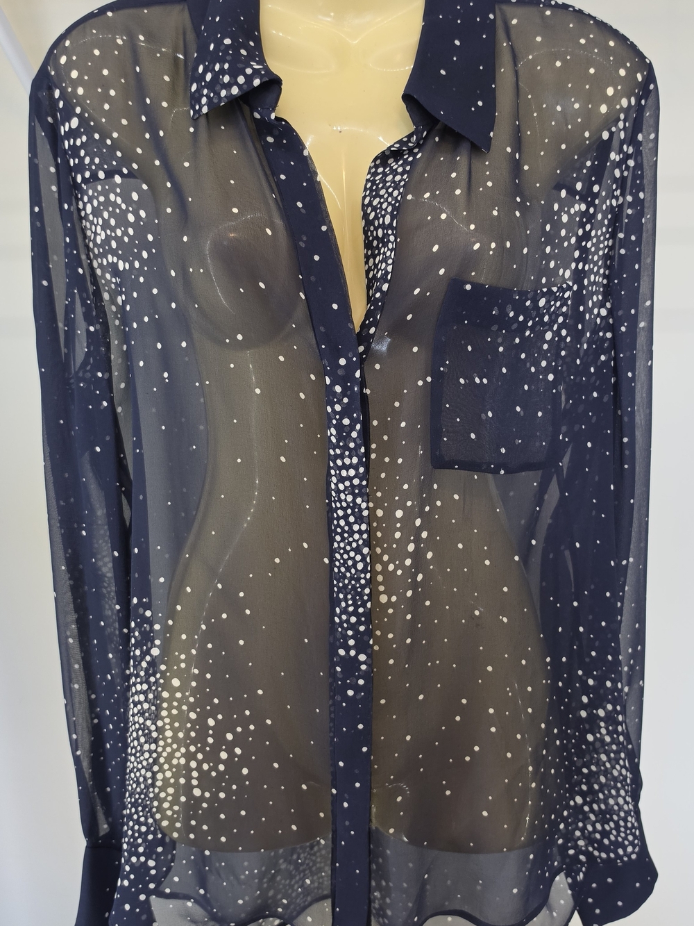 DIANE VON FURSTENBERG DVF SHEER POLKA DOT SILK BLOUSE TOP 8 HIDDEN BUTTON FRONT